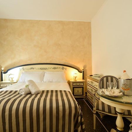 Hotel Morchio Mhotelsgroup Diano Marina Exterior foto