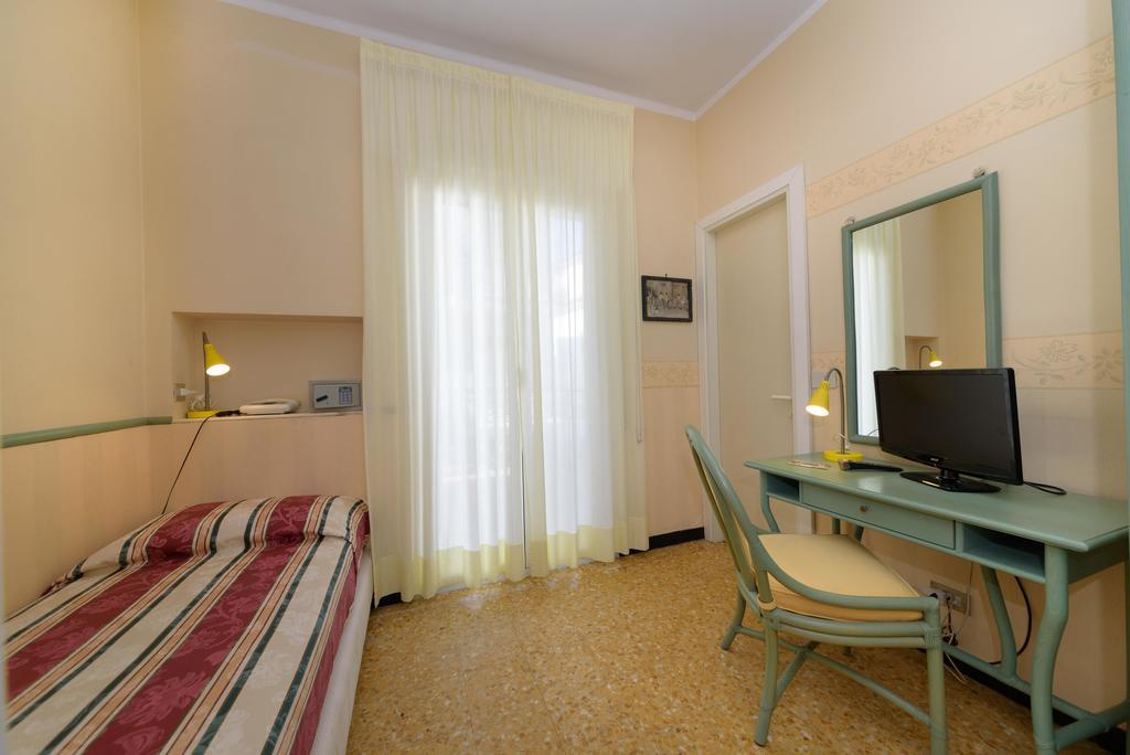 Hotel Morchio Mhotelsgroup Diano Marina Exterior foto